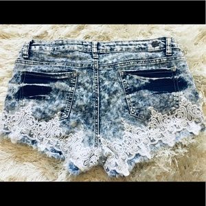 ROMA STUDIO Junior’s size 11 LACEY JEAN SHORTS